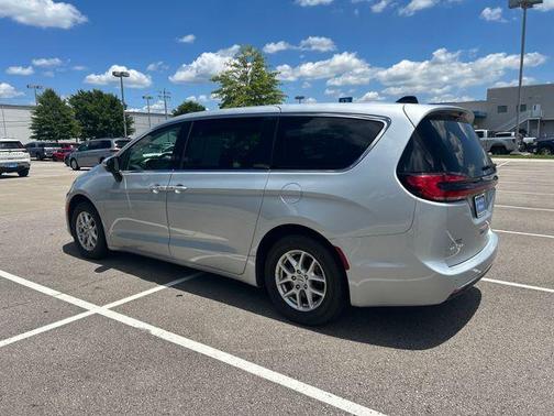 2023 Chrysler Pacifica Touring-L