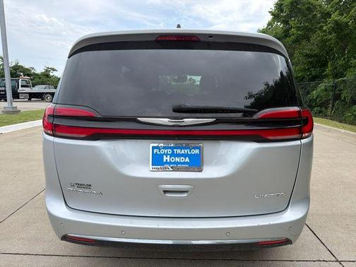 Silver Mist Clearcoat 2023 Chrysler Pacifica Limited