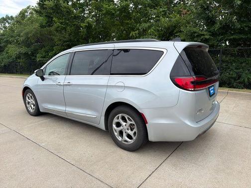 Silver Mist Clearcoat 2023 Chrysler Pacifica Limited