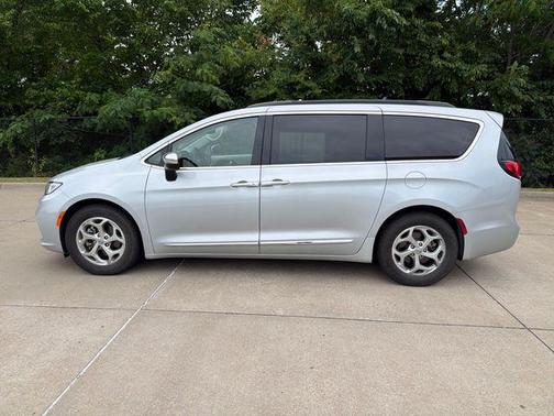 Silver Mist Clearcoat 2023 Chrysler Pacifica Limited