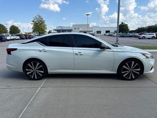 2020 Nissan Altima 2.5 SR