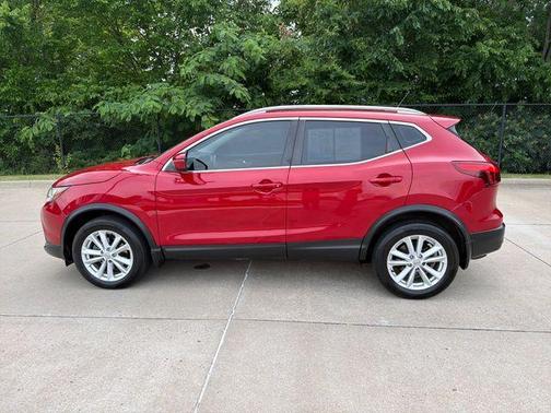 Palatial Ruby 2017 Nissan Rogue Sport SV