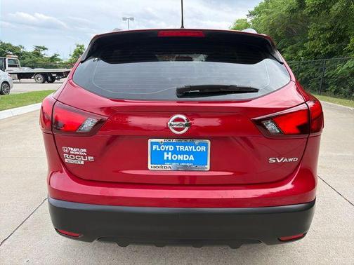 Palatial Ruby 2017 Nissan Rogue Sport SV