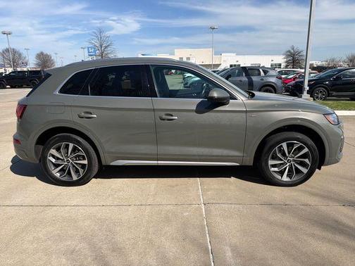 2024 Audi Q5 45 S line quattro Premium