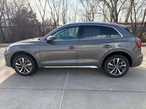 2024 Audi Q5 45 S line quattro Premium