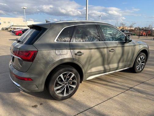 2024 Audi Q5 45 S line quattro Premium