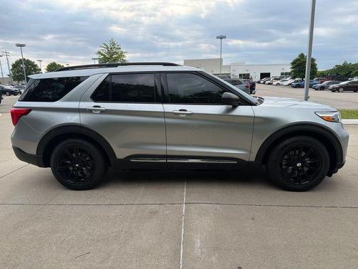 Silver Metallic 2020 Ford Explorer XLT