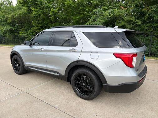 Silver Metallic 2020 Ford Explorer XLT