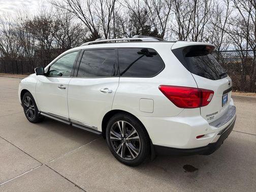 2017 Nissan Pathfinder Platinum