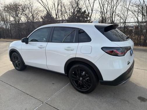 Platinum White Pearl 2026 Honda HR-V Sport
