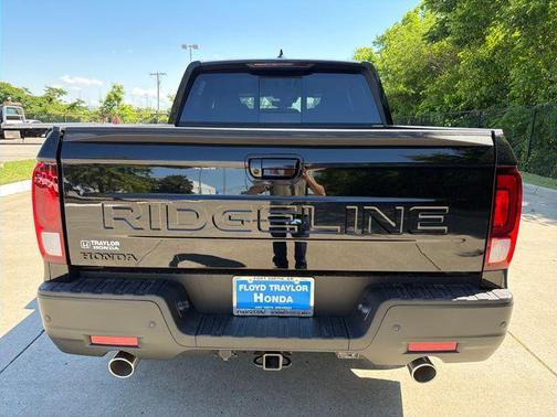 Crystal Black Pearl 2026 Honda Ridgeline Black Edition