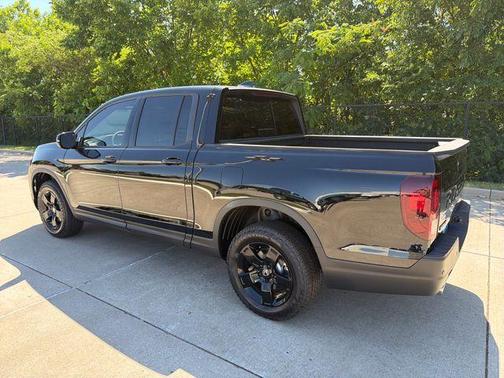Crystal Black Pearl 2026 Honda Ridgeline Black Edition
