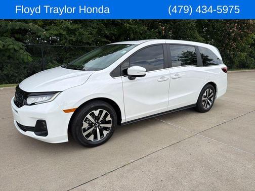 Platinum White Pearl 2026 Honda Odyssey EX-L