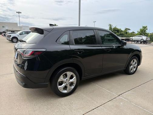 Crystal Black Pearl 2024 Honda HR-V LX