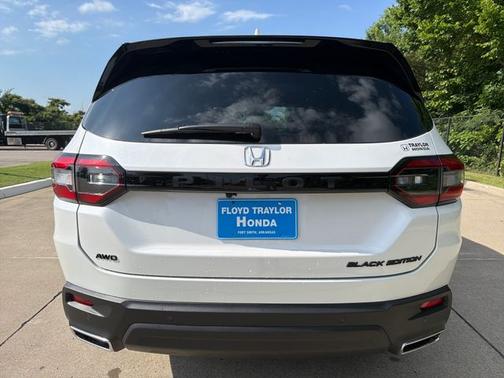 Platinum White Pearl 2025 Honda Pilot Black Edition