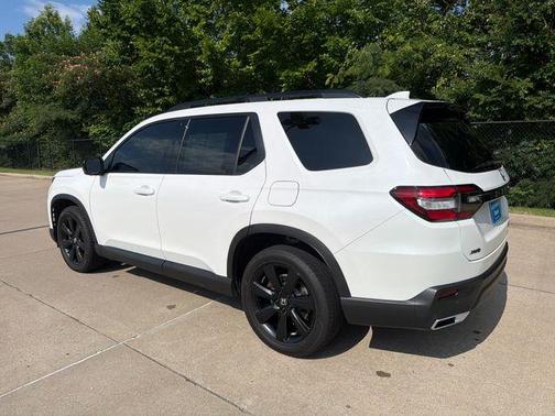 Platinum White Pearl 2025 Honda Pilot Black Edition