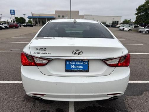 2013 Hyundai SONATA SE