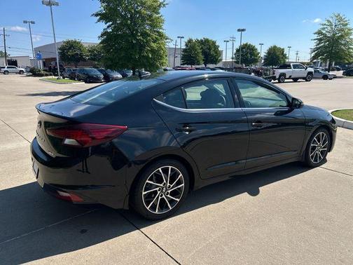 2019 Hyundai ELANTRA Limited