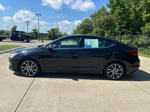 2019 Hyundai ELANTRA Limited