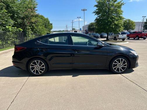 2019 Hyundai ELANTRA Limited