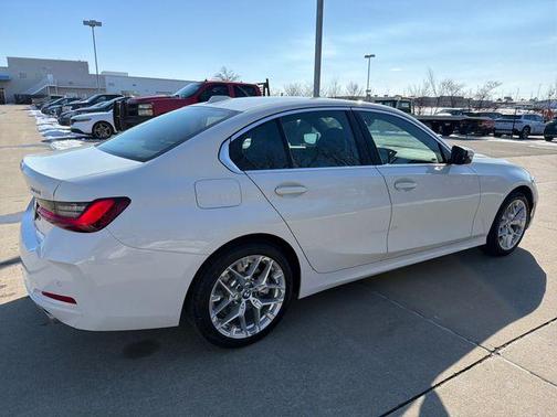 2025 BMW 330 i xDrive