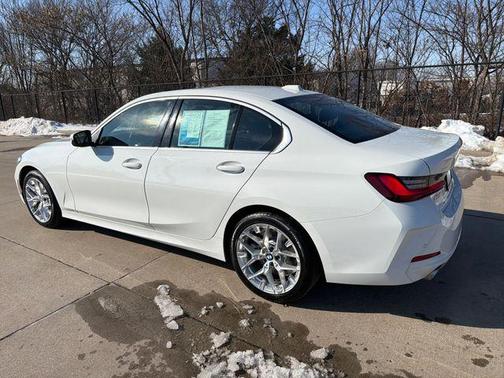 2025 BMW 330 i xDrive