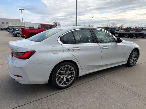 2025 BMW 330 i xDrive