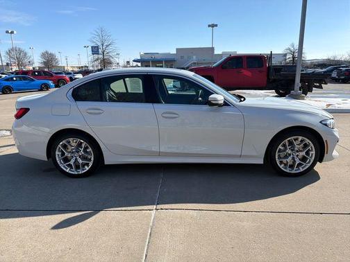 2025 BMW 330 i xDrive