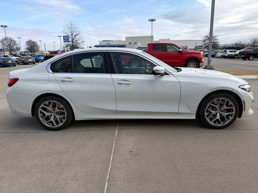 2025 BMW 330 i xDrive