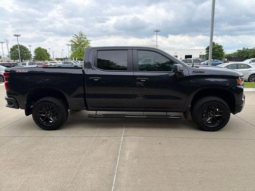 Dark Ash Metallic 2024 Chevrolet Silverado 1500 Custom Trail Boss