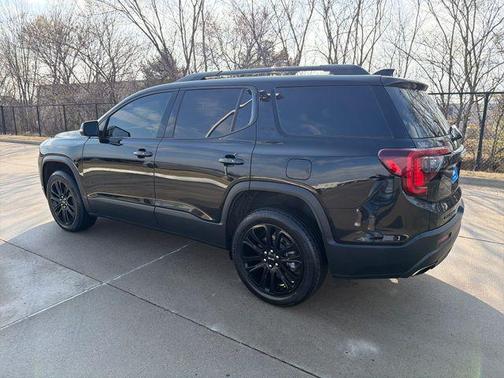 2022 GMC Acadia SLE