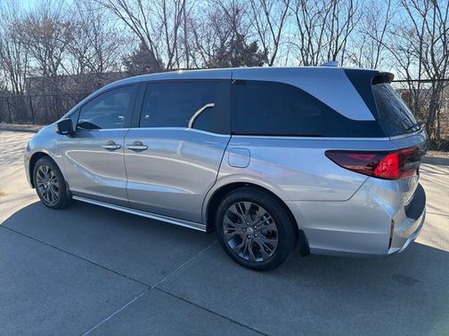 Solar Silver Metallic 2026 Honda Odyssey Touring