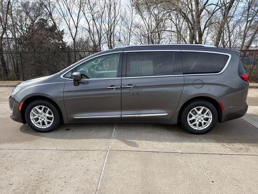 2020 Chrysler Pacifica Touring-L