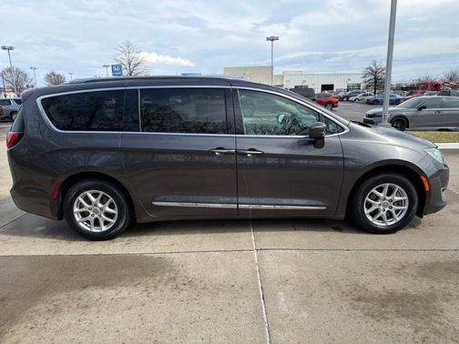 2020 Chrysler Pacifica Touring-L