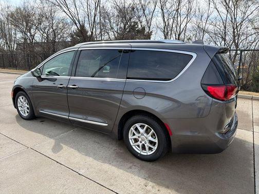 2020 Chrysler Pacifica Touring-L