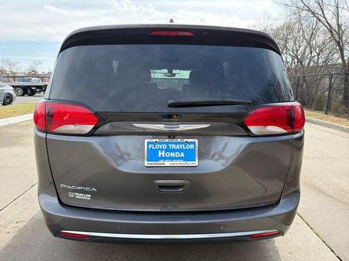 2020 Chrysler Pacifica Touring-L