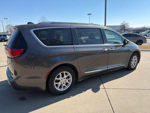 2020 Chrysler Pacifica Touring-L