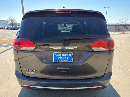 2020 Chrysler Pacifica Touring-L