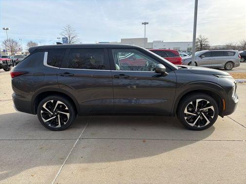 2024 Mitsubishi Outlander SE
