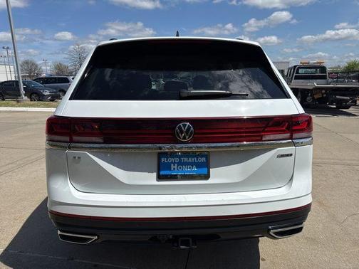 2024 Volkswagen Atlas 2.0T SE