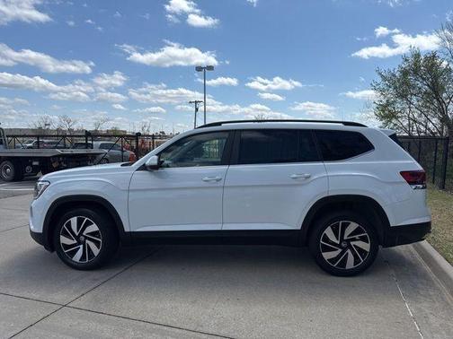 2024 Volkswagen Atlas 2.0T SE