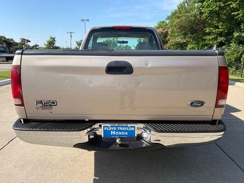 Beige 1998 Ford F-150 XL