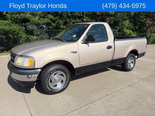 Beige 1998 Ford F-150 XL