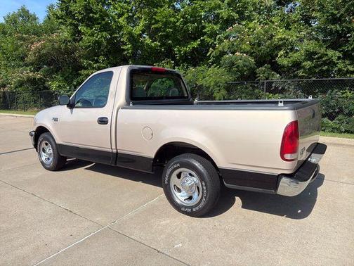 Beige 1998 Ford F-150 XL