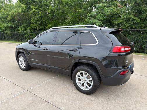 Brilliant Black Crystal Pearlcoat 2015 Jeep Cherokee Latitude