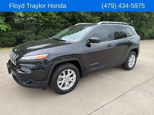 Brilliant Black Crystal Pearlcoat 2015 Jeep Cherokee Latitude