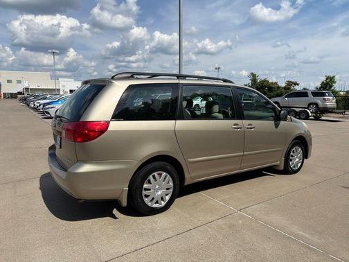 Beige 2006 Toyota Sienna LE
