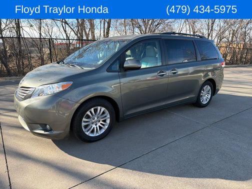 2011 Toyota Sienna XLE