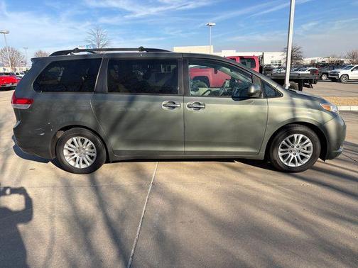 2011 Toyota Sienna XLE