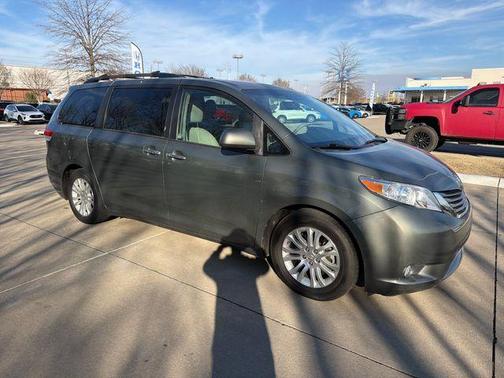 2011 Toyota Sienna XLE